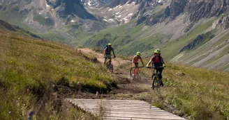 La combe de l'aiguille noire en VTT à Valloire