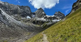 Randonnée vers le Col de l'épaisseur Randonnée vers le Col de l'épaisseur