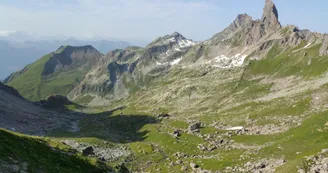 Vue Pierra Menta depuis le refuge de Presset vallée de la Plagne Vue Pierra Menta depuis le refuge de Presset vallée de la Plagne