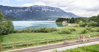 Tour du lac d'Aiguebelette à vélo Tour du lac d'Aiguebelette à vélo