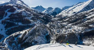 Vue sur le domaine skiable de Valloire (La Sétaz) depuis Poingt Ravier