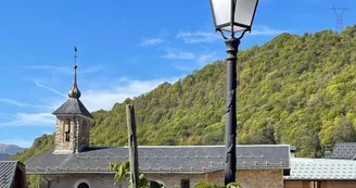 Vue dans les ruelles de Villemartin sur la boucle des hameaux - Bozel Vue dans les ruelles de Villemartin sur la boucle des hameaux - Bozel