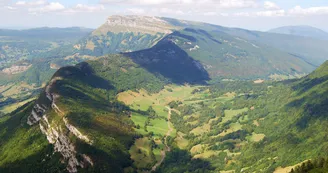 Vue sur le Margeriaz et le massif des Bauges depuis la Galopaz