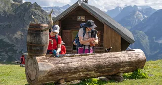 Devant le Refuge du Grand Bec  - Planay