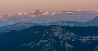 Sommet, relais du Mont du Chat