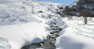 Balade à pied au Plan de l'Eau Les Menuires