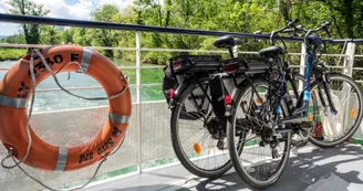 Croisière sur le canal de Savières, aux alentours de Chanaz