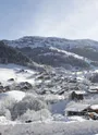 Vue d'Arêches depuis les Carroz