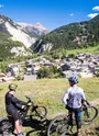Cross country surplombant Val Cenis Bramans