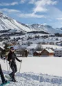 Copines face au village d'Albiez-Montrond