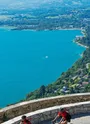 Vue su le lac pendant l'ascension du Col du Chat
