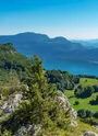 Vue sur le Lac du Bourget après le col