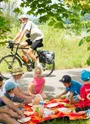 Pique-nique en famille à Belley sur ViaRhôna